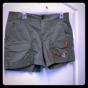 Sonoma shorts w/ embroidered detail. Size 12